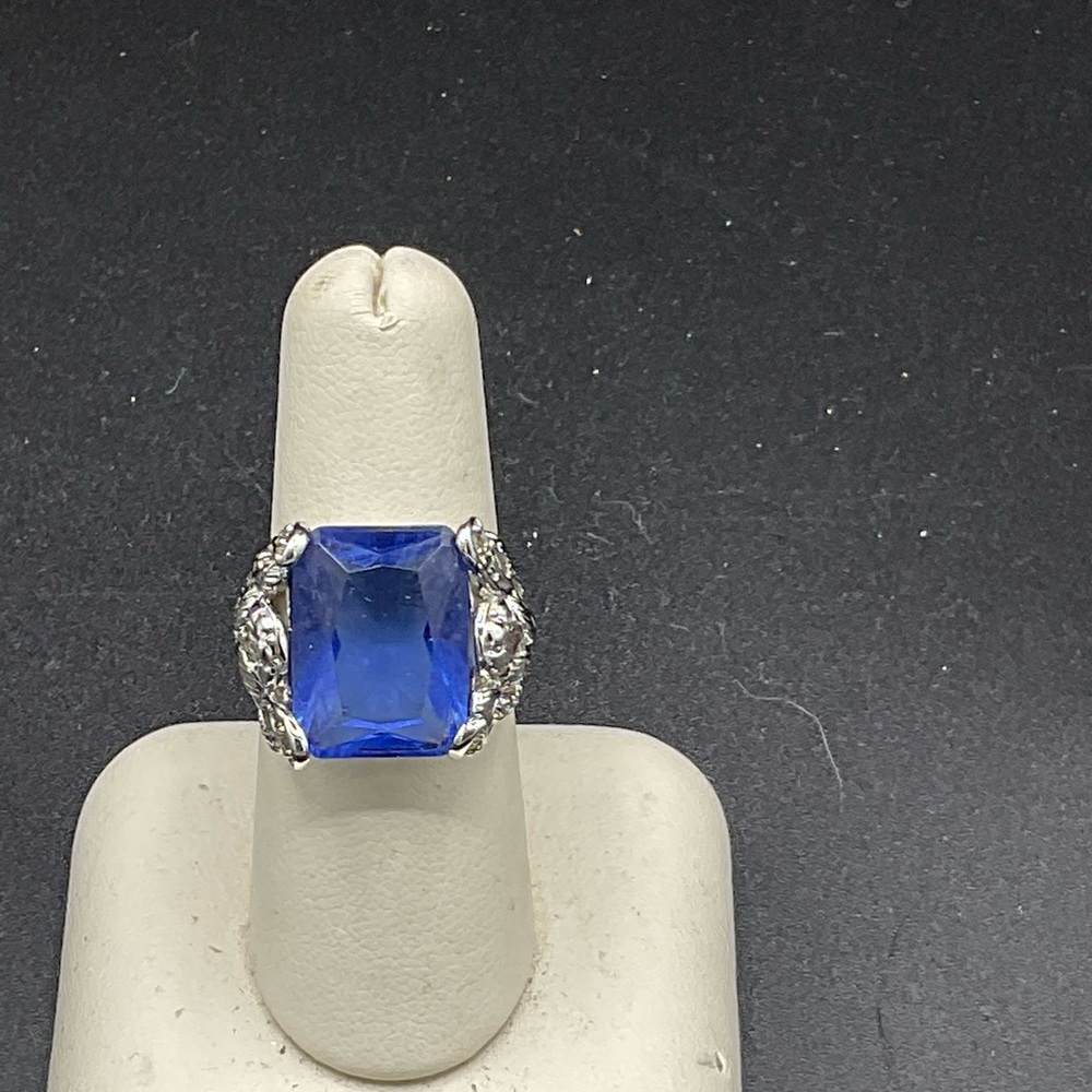 Beautiful blue rhinestones sterling silver ring